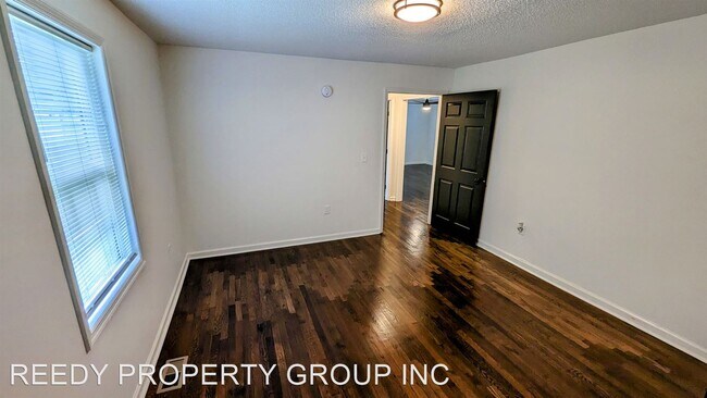 Building Photo - 3 br, 1 bath House - 201 Cow Path
