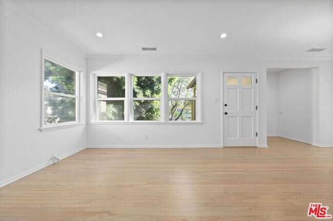 Building Photo - 11347 Cashmere St