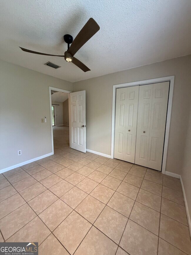 Building Photo - 414 Admiral's Walk Dr