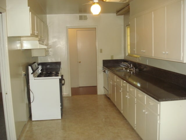 Building Photo - SINGLE STORY, 4 BED, 2 BA, LARGE LOT, ARDEN ARCADE AREA