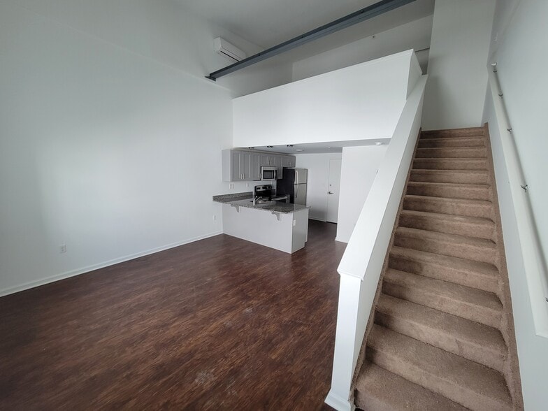 Building Photo - 2231 Bryn Mawr Ave