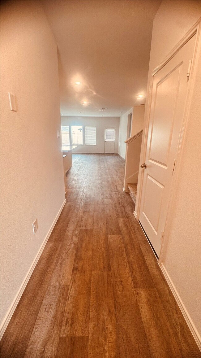 Building Photo - 3019 Glenn Lakes Dr