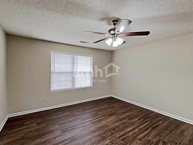 Building Photo - 209 Signet Ct