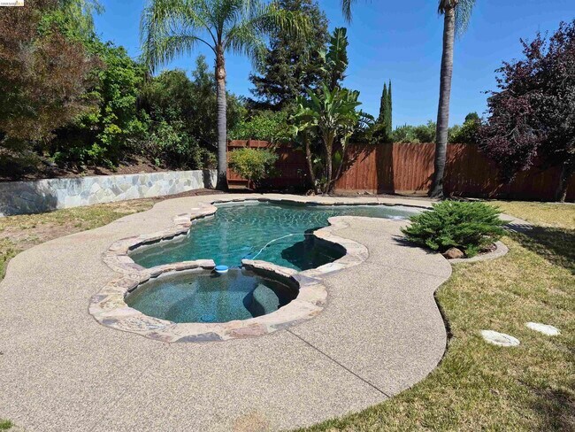 Building Photo - 4016 Caldera Way