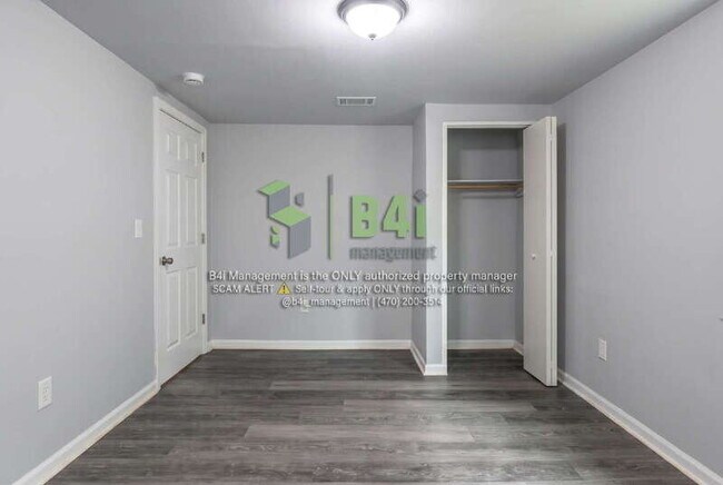 Building Photo - 262 Mason St