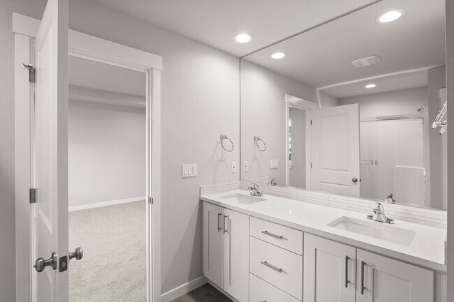 Building Photo - Corner Lot 3 Bedroom Home in Happy Valley