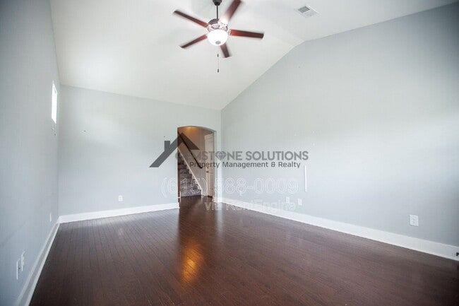 Building Photo - 1041 Honey Bush Cir