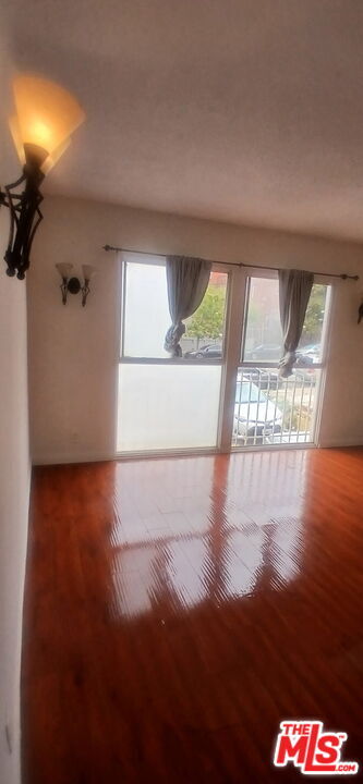 Building Photo - 4106 Rosewood Ave
