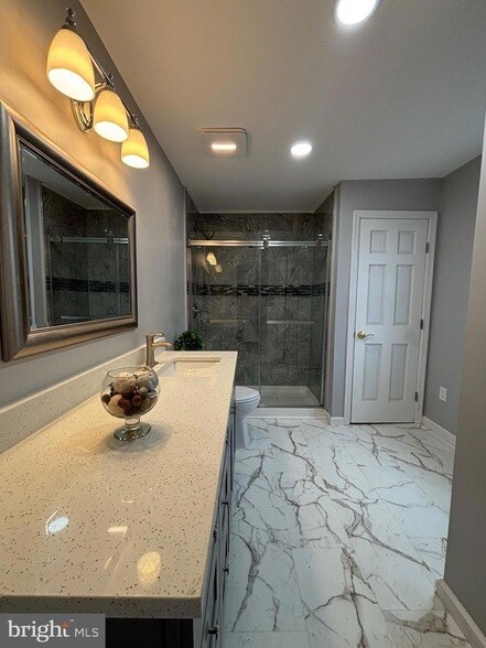 Building Photo - 120 Phillips Ave