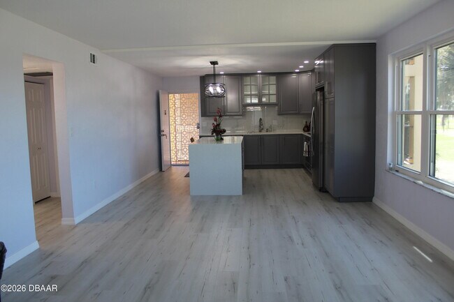 Building Photo - 329 Wilder Blvd