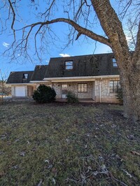 Building Photo - 3BD/1BA Home in Hickory