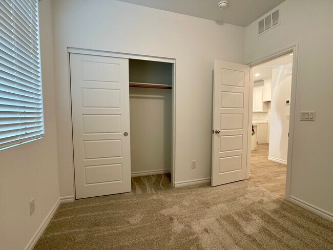 Building Photo - LOVELY TOWNHOUSE FOR RENT - GATED 3 BED 3 ...