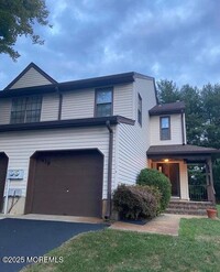Building Photo - 438 Oak Knoll Dr