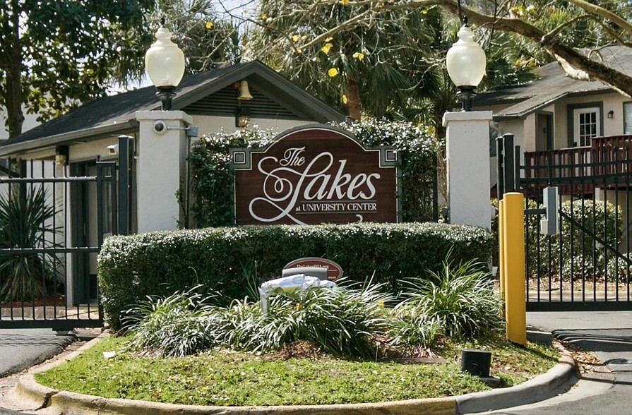 Gated Entrance - 1337 Airport Dr