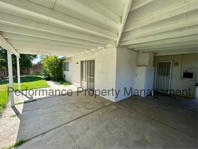 Building Photo - 2401 Sherwood Ave