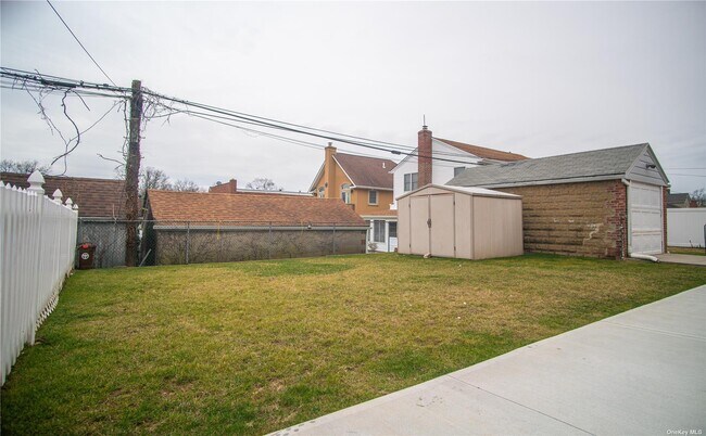 Building Photo - 170-36 Pidgeon Meadow Rd
