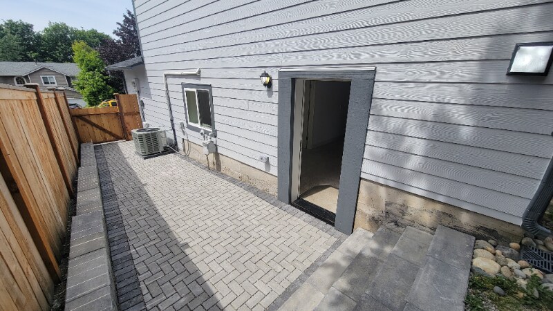 Building Photo - 1423 85th Dr NE