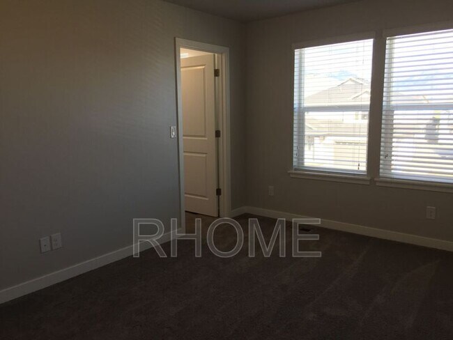 Building Photo - 2527 N Wallace Way