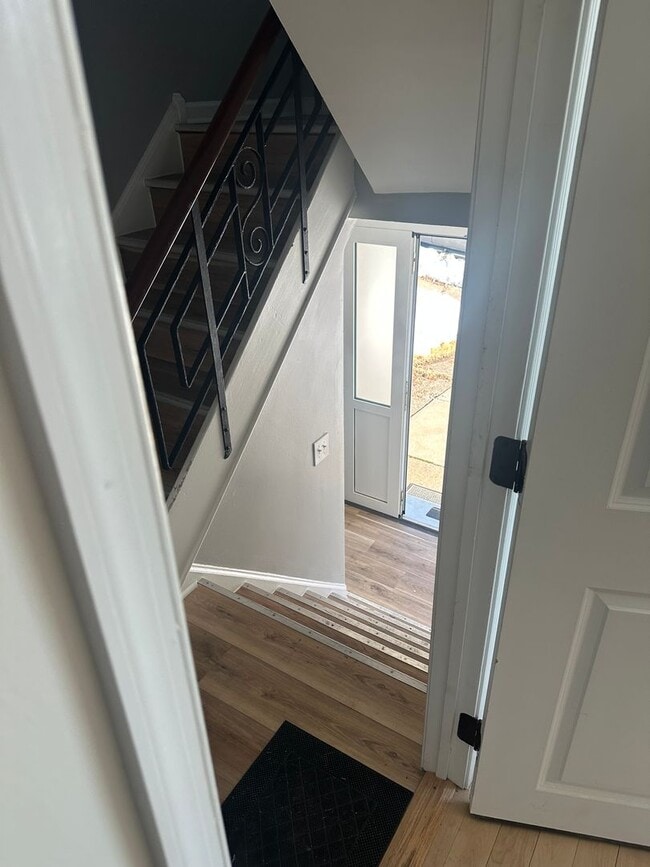 Building Photo - 4407 Rosemont Ave