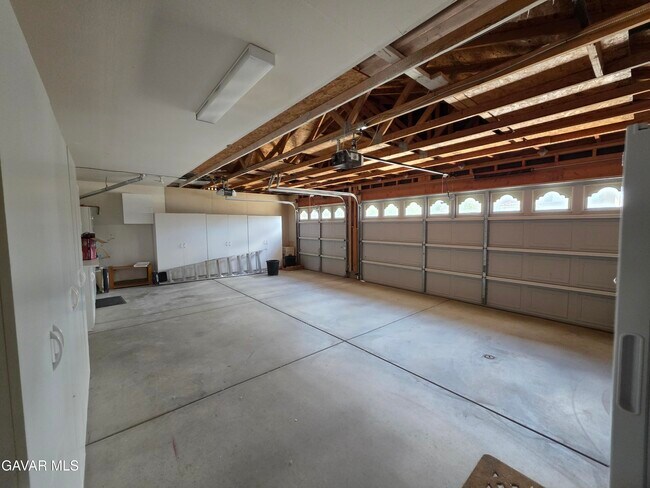 Building Photo - 5175 Capri Ct