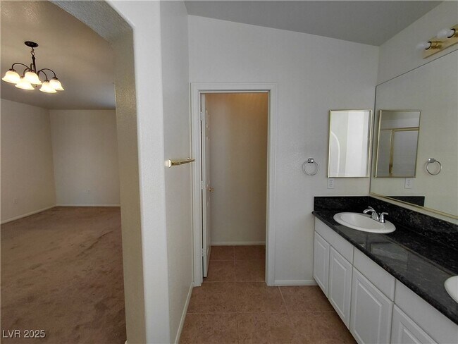 Building Photo - 452 Crocus Hill St
