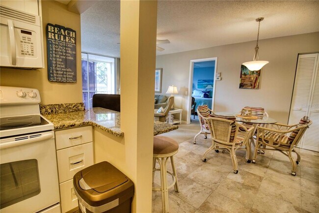 Building Photo - 519 Albee Farm Rd