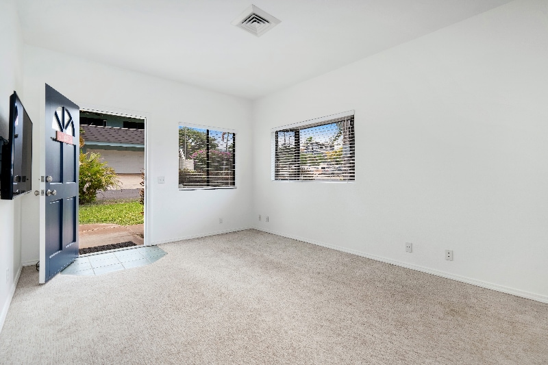 Building Photo - 165 Keonekai Rd