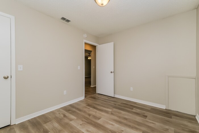 Building Photo - 8431 Duval Dr