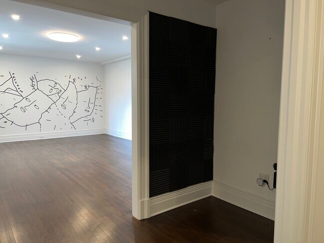 Building Photo - 2600 John F Kennedy Blvd