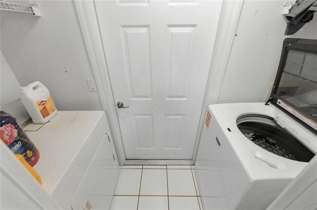 Building Photo - 7818 NE 21 Ave