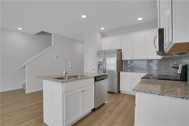 Building Photo - 102 Jaxton St