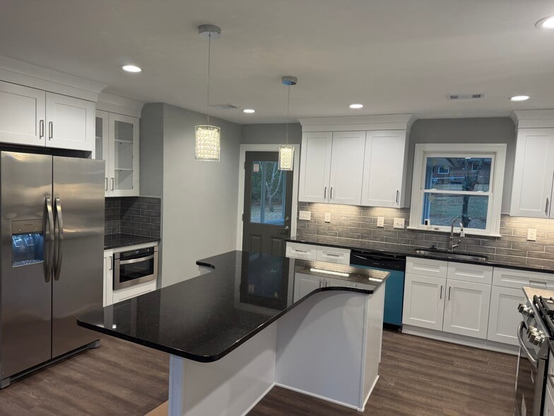 Building Photo - 3022 Wilson Rd