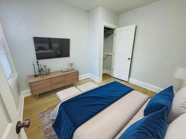 Building Photo - Remodeled 3b/1b House in West Philly! Section 8 Only
