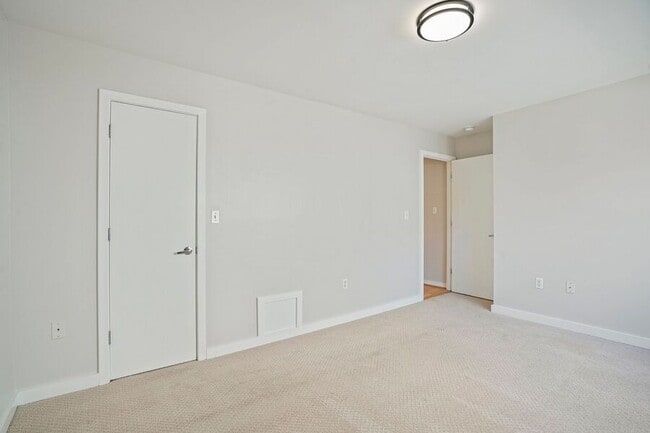 Building Photo - 1439 Chapin St NW