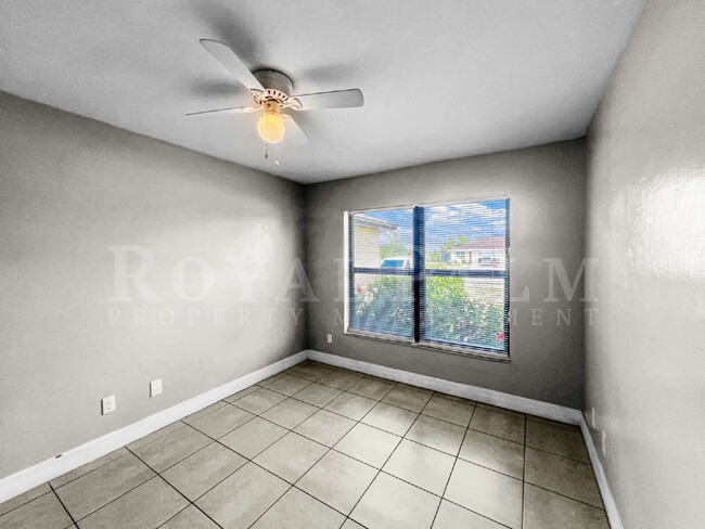 Building Photo - 3BR/2BA Cape Coral Rental - Washer... Dryer... Screened Lanai... This One Came Prepared