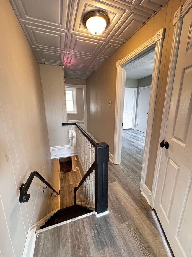 Building Photo - Newly Rehabbed 3-Bedroom in Strawberry Man...