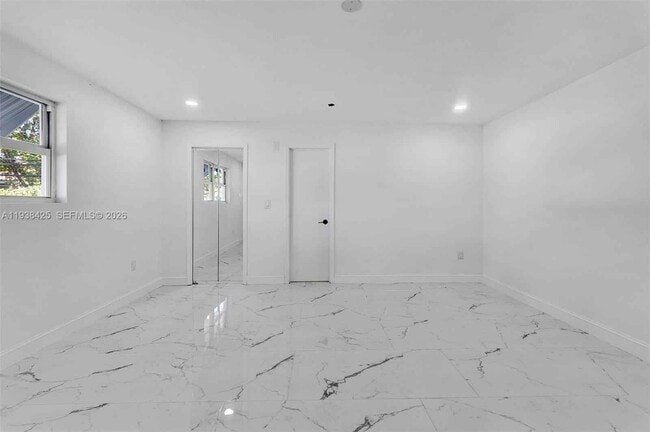 Building Photo - 860 NW 207th St