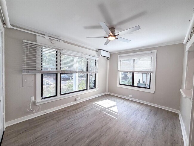 Building Photo - 304 Michigan Ave