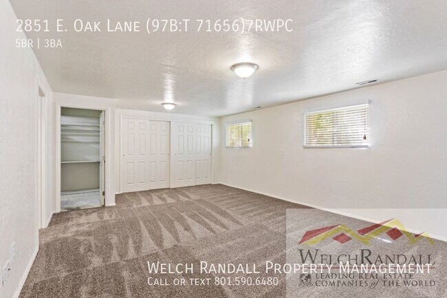 Building Photo - 2851 E Oak Ln