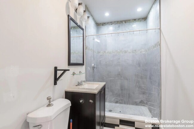 Building Photo - 89 Cedar St