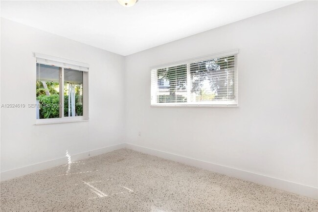 Building Photo - 8201 SW 63rd Pl