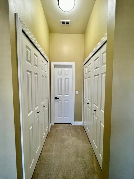 Master bedroom walk-in closet - 115 Legendary Dr
