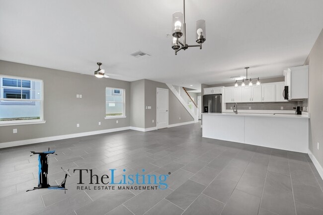 Building Photo - 39 SE 15th Terrace