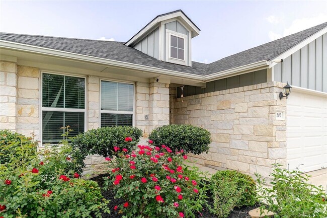 Building Photo - 303 Schuyerville Drive