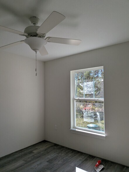 Building Photo - 9127 N Justa Dr