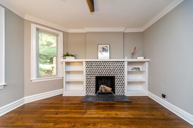 Building Photo - 2037 W Estes Ave
