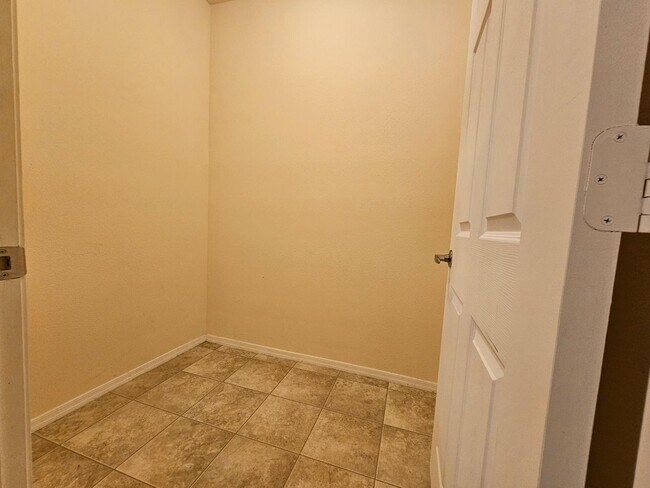 Building Photo - 18416 N Cave Creek Rd