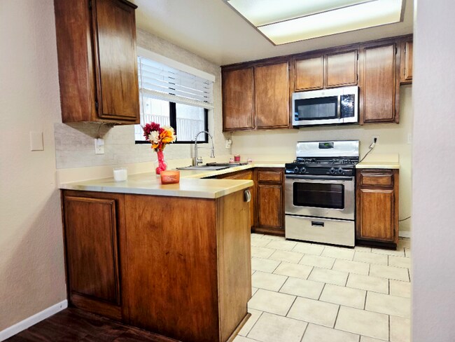 Building Photo - 514 Coronado Ave