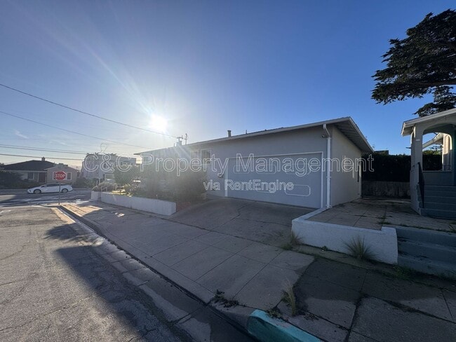 Building Photo - 801 Wainwright St