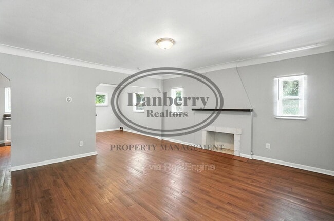 Building Photo - 822 Searles Rd